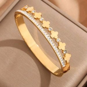 1pc Stainless Steel Fashionable Simple All-match Luxurious Minimalist Design